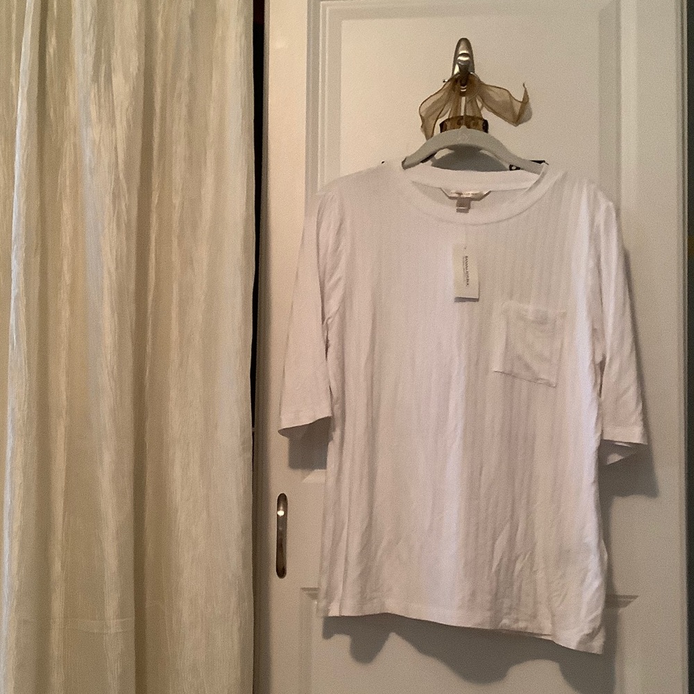 White Banana Republic Shirt, So Soft!